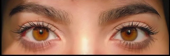 مما قرأت واعجبني 
بُنية العيون لا تتكحلي .. فالكُحل في عينكِ هباء.. كل غزلٍ لجمالكِ ينحني والوصف في سواكِ رياء . . .