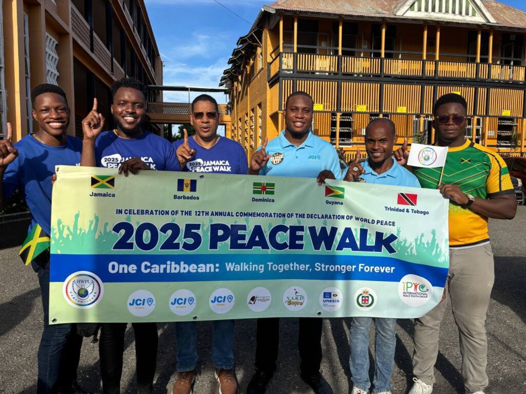 peterpen33's tweet photo. [Jamaica – Caribbean National Weekly]
🌴🔥 Caribbean unity at its best! Jamaica’s peace walk connected hearts &amp; communities 👨‍👩‍👧‍👦💞
Marching forward for peace!
👉 https://t.co/DfQYu4QMcJ
#UnityWalk #PeaceCulture https://t.co/AejSOj5kLH