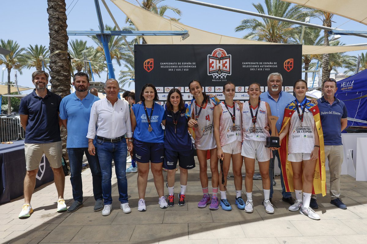 Cantera_Basket's tweet photo. 🏆 𝗣𝗢𝗗𝗜𝗢 #FEB3x3U13 𝗙𝗘𝗠𝗘𝗡𝗜𝗡𝗢‼️

🥇 @FBMadrid
🥈 @FCBQ
🥉 @fbcv_es
 
#Cantera #3x3 #U13 https://t.co/RlXYMJKOyN