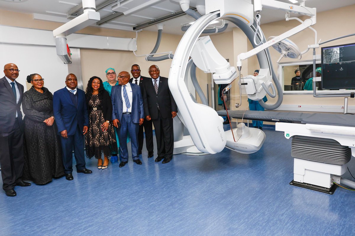 Lesufi's tweet image. Mr. President we didn’t talk about the future we walked with you to the future. We showed you the best medical equipments that no private hospital has in our province. Proud moment indeed. #GrowingGautengTogether