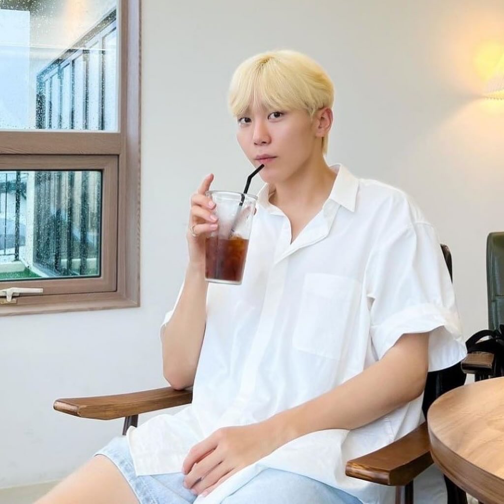 cloudboo116's tweet photo. iced americano ๐ง
#seungkwan #booseungkwan #abooaday #seventeen #svt #boosadan #carat #์ธ๋ธํด #๋ถ์น๊ด #์น๊ด https://t.co/SxH9cOV7Fr