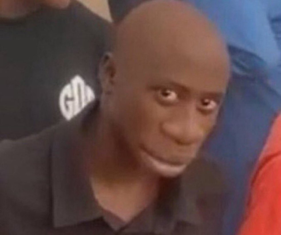 « L’anniversaire du king sadde carter maker » «  tu l’oublie je t’oublie » « niaff si code 🔐 »
😭😭😭 Facebook prime😂