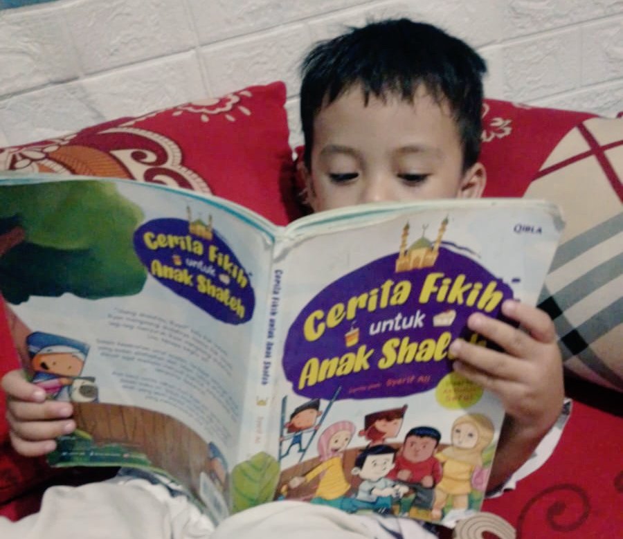 luv_katsu's tweet photo. @bukusore @sdenta Sejak 2 tahun sudah asik dengan buku sebelum tidur https://t.co/Ksyid5cJoN