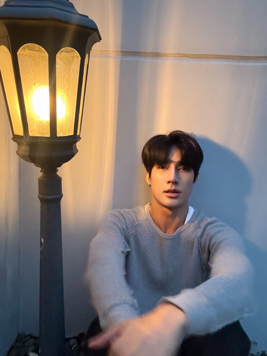 Earth Pirapat 🌏 tweet media