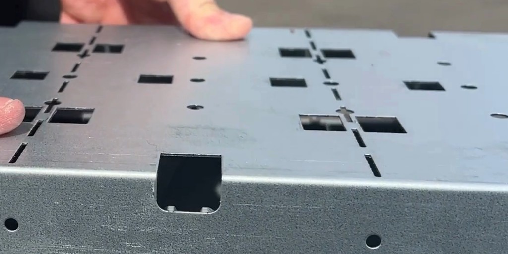 QUICKBLOCK_LTD's tweet photo. NEW from QUICKBLOCK 💚

Our Fixing Plate Solution gives your build the strength &amp; stability it needs, especially on concrete where infill isn’t an option. Watch Marc demonstrate how easy it is: https://t.co/LNwCuYeTwA 

#QUICKBLOCK #FixingPlate #ConstructionTech #ModularBuilds https://t.co/npSmUMR9so