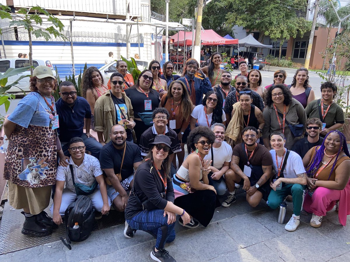 Ocupamos e marchamos junto a Caminhada de Mulheres Lésbicas e Bissexuais de SP no Largo do Paissandu!🏳️‍⚧️🌈✨