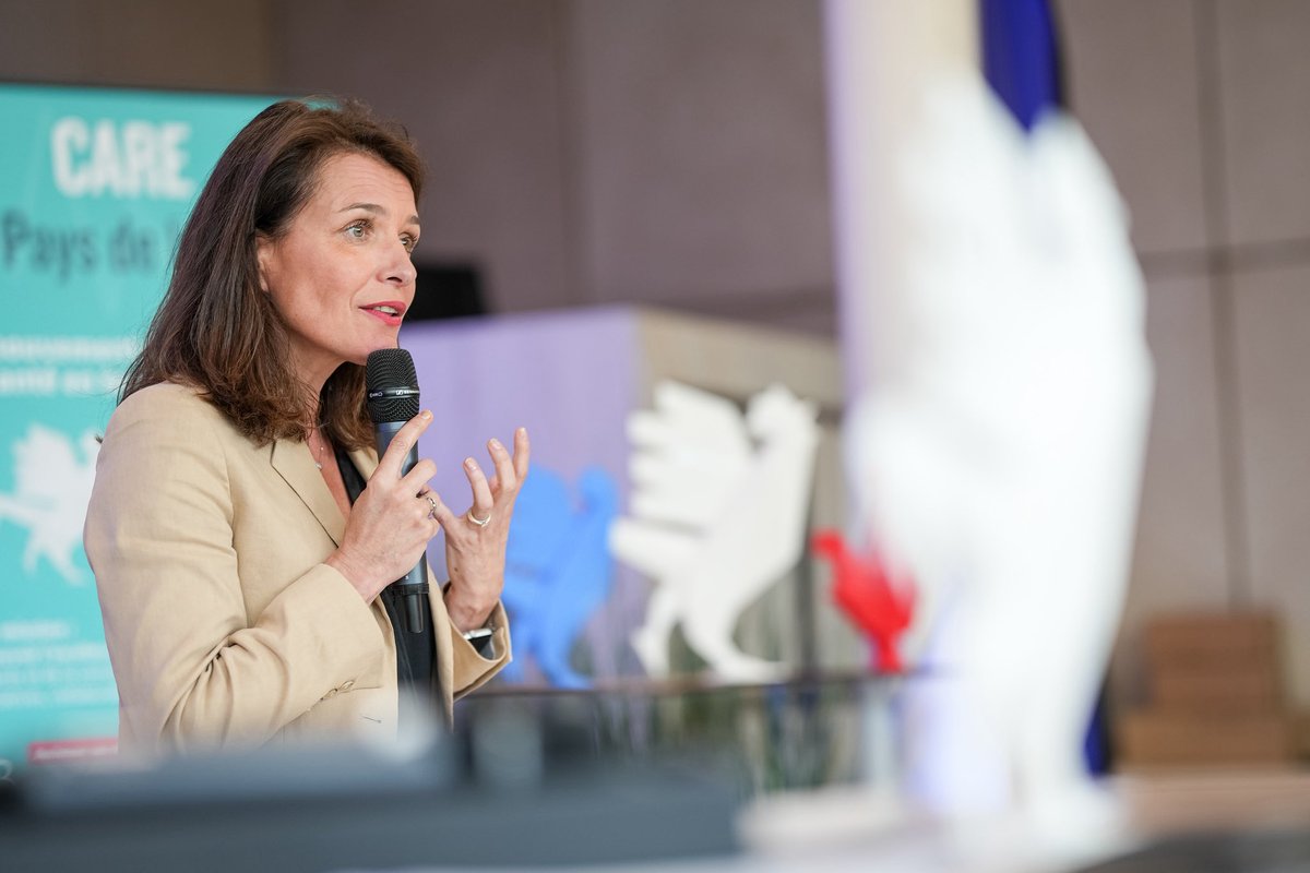 C_MORANCAIS's tweet image. Très heureuse d’avoir réuni les acteurs de la #FrenchCare en Pays de la Loire.
Cette communauté innove et fait rayonner notre filière santé au niveau national et international.
La robotique, l’IA, les passerelles entre le monde académique et celui de l’entreprise sont au cœur…