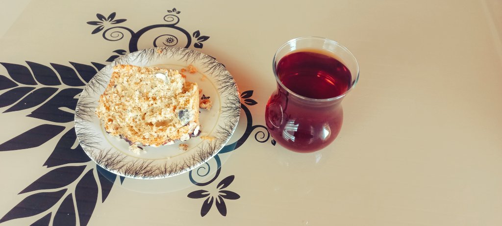 Bu eller artık Tweet atmıyor..

Tarif ücreti 25 tl efenim.
5 çay'ı ücretsiz buyrun gelin ((: