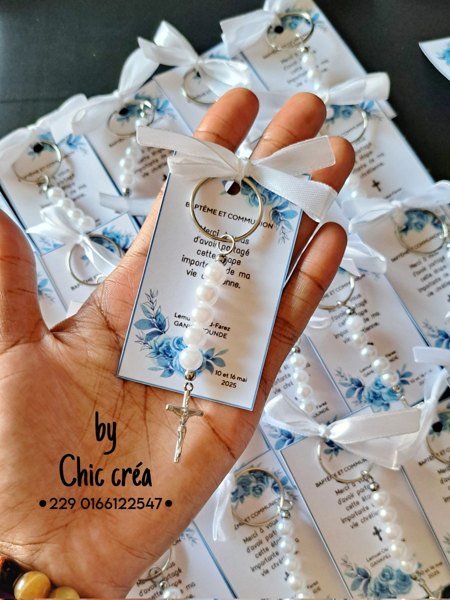 ChicCrea's tweet photo. Nos dizainiers personnalisés sont disponibles pour tous types d'événements. 
1ère communion, anniversaire, baptême, mariage, etc.

229 0166122547 pour commander. 

#chiccrea #perles #handmade #MadeInBenin https://t.co/HInew7pPpn