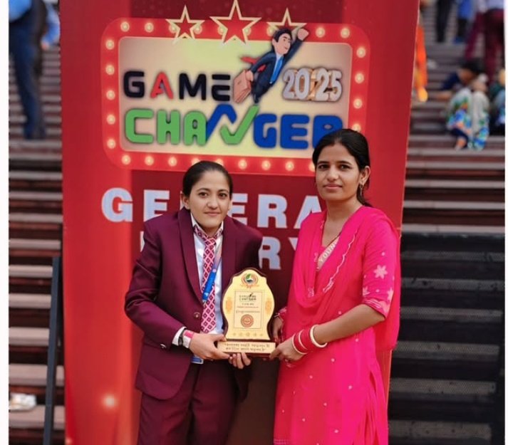 हादसे गवाह है कि जिंदगी का कोई भरोसा नहीं है 
इसलिये हर पल ख़ुशी से जियो …..🫰😎