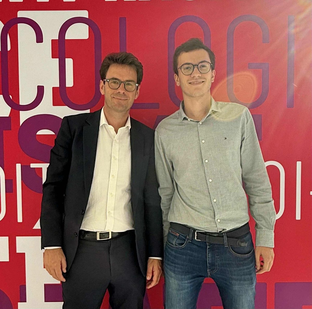 Christian Redon-Sarrazy (@c_redon_sarrazy) on Twitter photo Dans le prolongement naturel de la confiance que j’ai accordée à <a href="/NicolasMayerNMR/">Nicolas Mayer-Rossignol</a> , j’accorde toute ma confiance à <a href="/lmerlier_/">Lysandre Merlier</a> . Nous sommes nombreux à ses côtés pour porter un projet partagé et ambitieux pour l’avenir du socialisme en Haute-Vienne. Dans le prolongement naturel de la confiance que j’ai accordée à <a href="/NicolasMayerNMR/">Nicolas Mayer-Rossignol</a> , j’accorde toute ma confiance à <a href="/lmerlier_/">Lysandre Merlier</a> . Nous sommes nombreux à ses côtés pour porter un projet partagé et ambitieux pour l’avenir du socialisme en Haute-Vienne.
