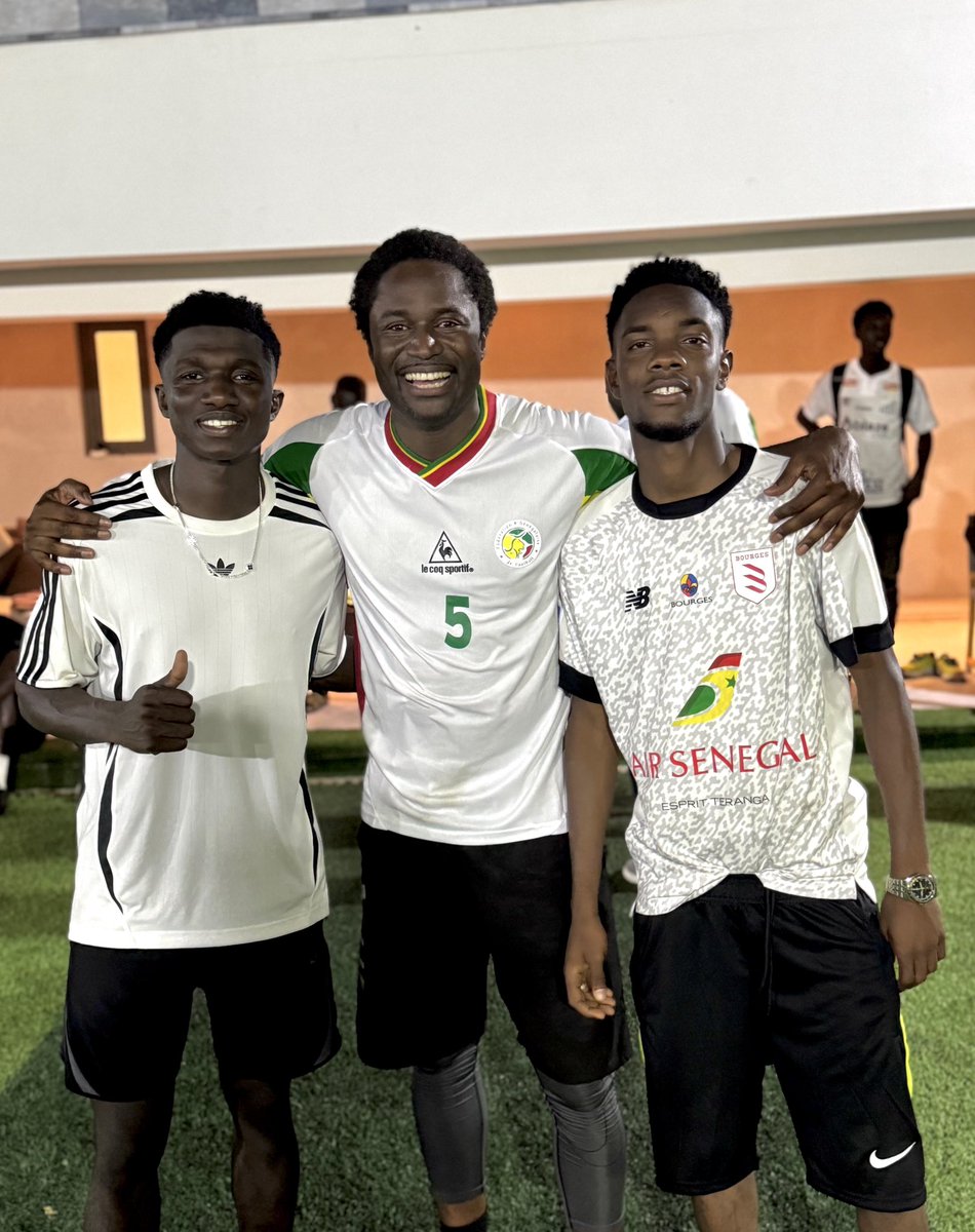 CFootstyle's tweet image. Merci @SMane_Officiel pour l’invitation🇸🇳⚽️ Un réel plaisir de jouer avec lui avec El Hadji Diouf🇸🇳🤍.. de belles choses arrivent🤭🔥 Stay Tuned⏳