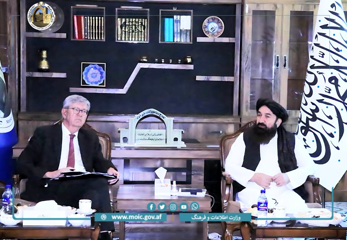 محترم ملا خیرالله خیرخواه وزیر اطلاعات و فرهنگ در دفتری کاریش با آقای بیورن تور گودال رییس کمیسیون مستقل ناروی و افغانستان و هیأت همراهش ملاقات نمود.