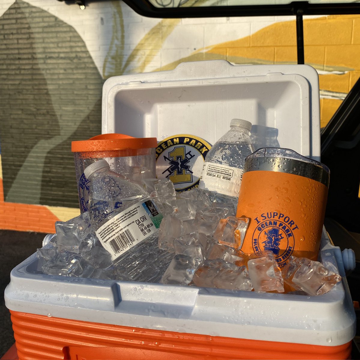opvrs's tweet photo. You know it's hot. We know it's hot. No need to repeat it's hot. Instead, tell us how you keep cool! We'll go first... 🧊🚰
#HeatSafety #SummerWeather #HeatWave #Ice #StayHydrated #OceanPark #Volunteer #RescueSquad #VirginiaBeach 
📸 Jake L. https://t.co/10GyjKwq3L