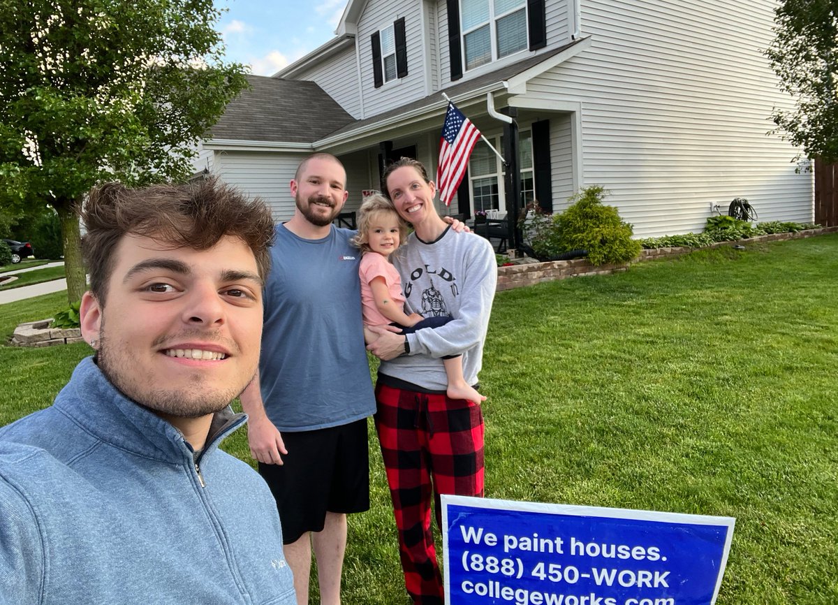 College_Works's tweet image. Dominic didn’t just paint a house—he led the crew, nailed the details, and made this home shine. 🏡💪

Ever had a “nailed it” moment on the job? Tell us👇

#CollegeWorks #InternshipExperience #GenZAtWork #RealWorldSkills