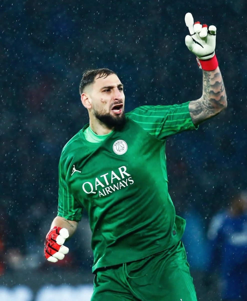 Derrota en la Superliga A

2-4 ante un Newcastle con un planteamiento sólido superioridad clara durante gran parte del encuentro. Su esquema de 5 defensas cerró todos los caminos posibles, y el equipo no logró encontrar espacios.

Gigio evitó un marcador aún más amplio
#UniFut