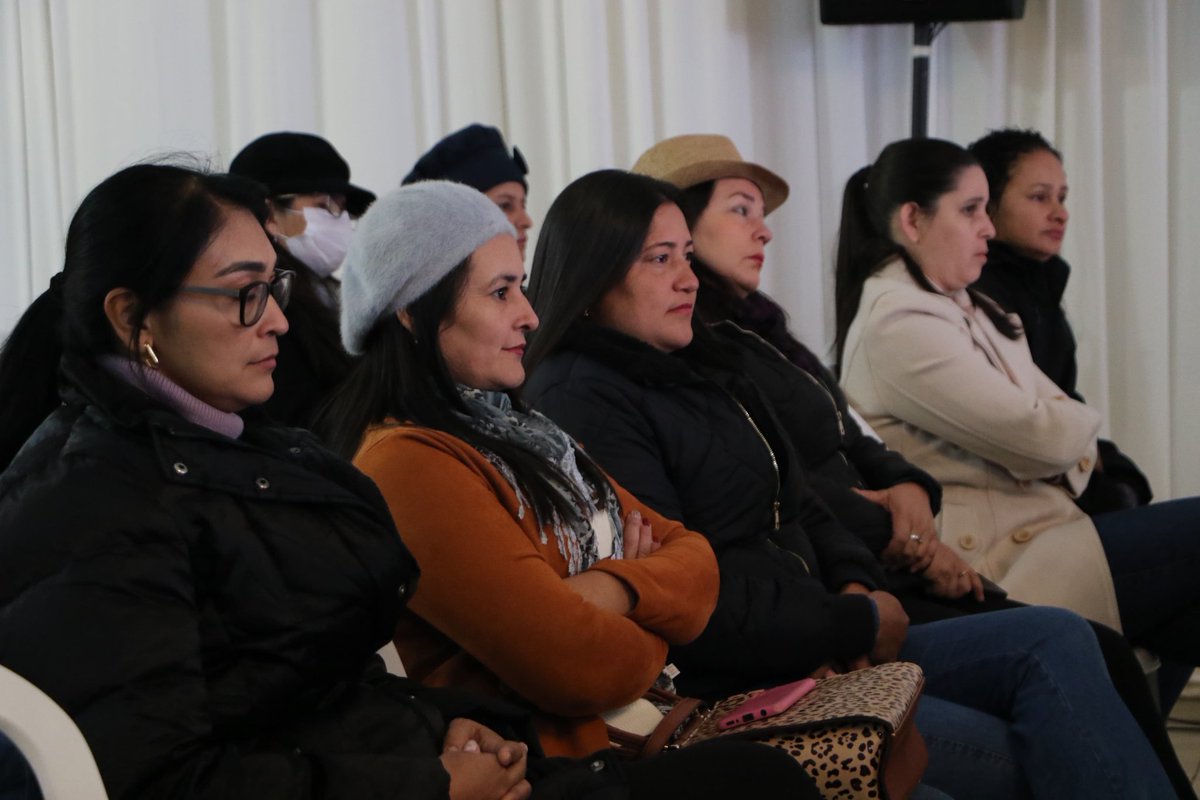 MECpy's tweet photo. Desde la ciudad de Horqueta, departamento de Concepción, iniciamos un día de capacitación y formación con nuestros docentes 🇵🇾. https://t.co/j2Y6mzF6My