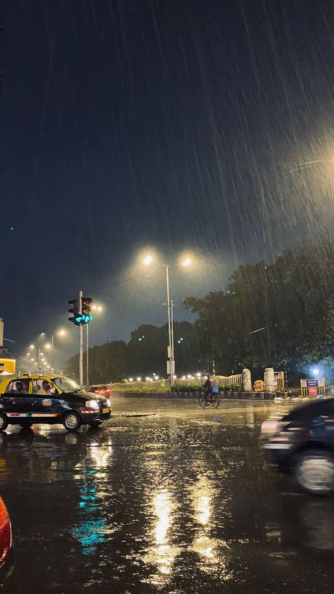 SiddharthM48209's tweet photo. Mumbai rains: where the city drowns, but the spirit never sinks. ☔����️
.
.
#MumbaiRain #Monsoon #mumbailocal #ceasefire #deprem #Rainfall #poem https://t.co/6xi7c5zMbS
