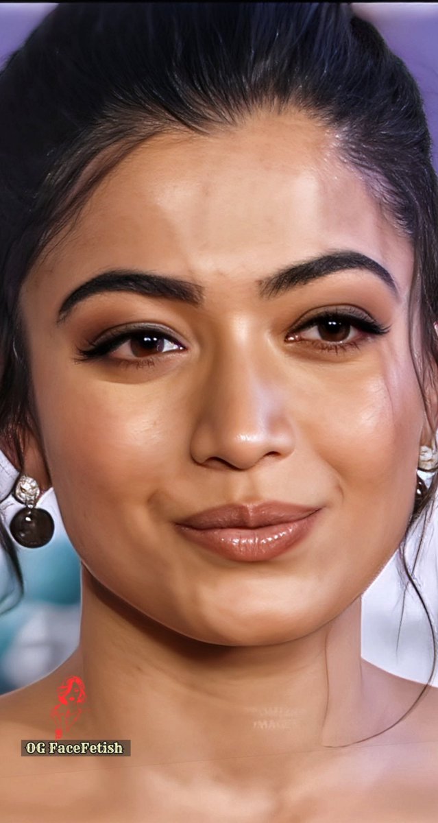 actters's tweet photo. Ahhhhh rashmikaaaa ahhhhh ena fase de ahhh iooo un mooja pathale yan kunja control pana mudila de ahhhh rashmikaaaahhhh https://t.co/Ct6PGEFJW6