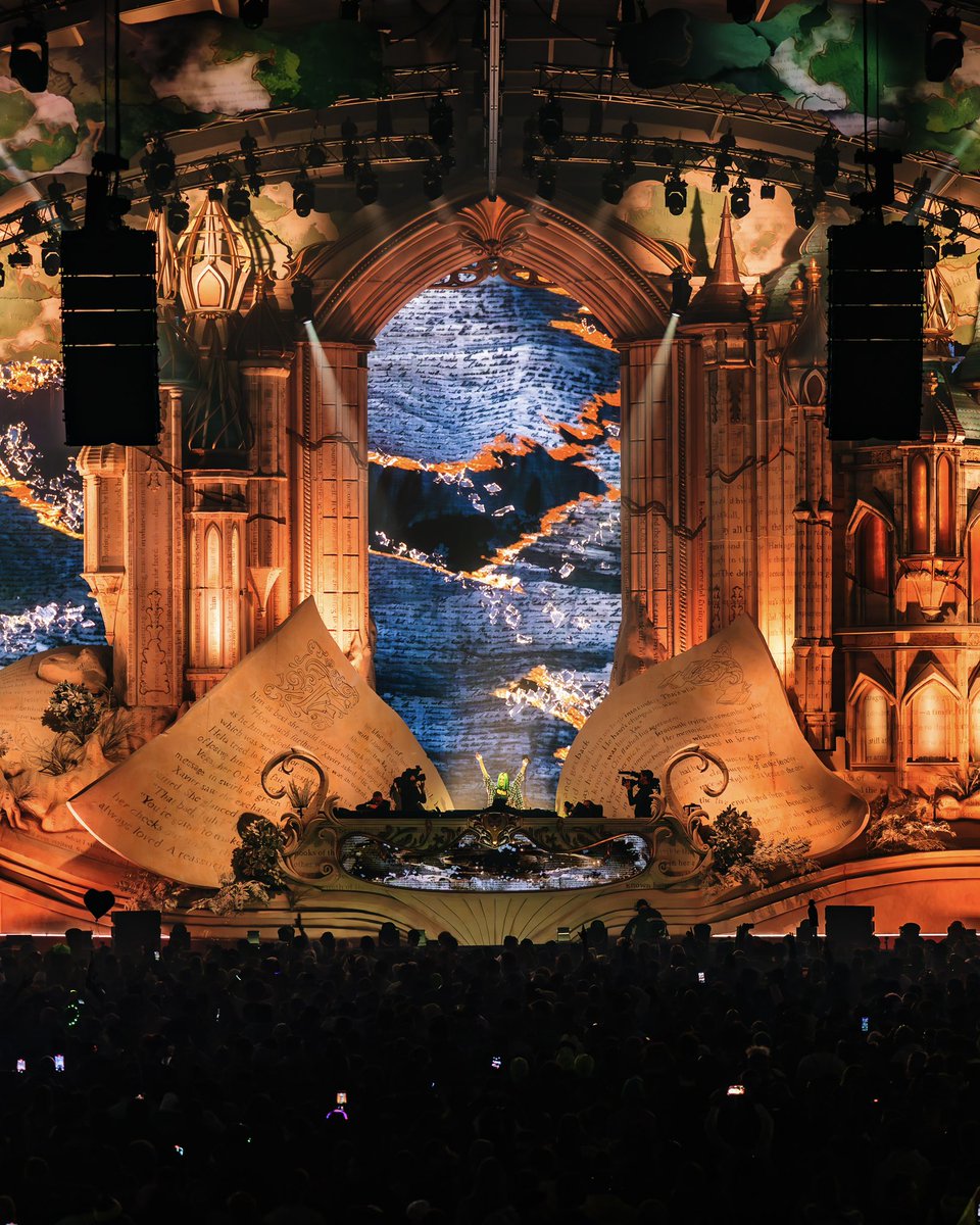 tomorrowland's tweet photo. From Planaxis to Melodia, feel the magic of Paperworld at Tomorrowland Winter. https://t.co/QcZg1Vrugp