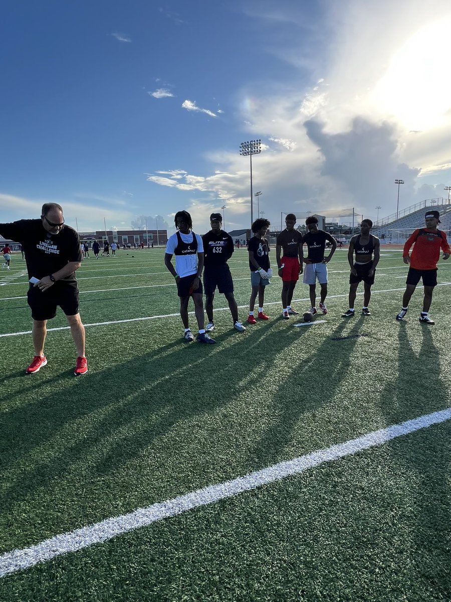 HokaHeyFB (@hokaheyfootball) on Twitter photo Getting better everyday!
<a href="/CoachKirkMartin/">Kirk Martin</a> <a href="/HokaHeyBooster/">Manvel Ath Booster Club 🏈🏐🏀⚾️🥎⚽️⛳🏊♂️🏋️🏃🏃</a> <a href="/ManvelHS/">Manvel High School</a> <a href="/HokaHeyAP/">HokaHeyAthleticPerformamce</a> #BeDifferent
#RecruitManvel
#Family Getting better everyday!
<a href="/CoachKirkMartin/">Kirk Martin</a> <a href="/HokaHeyBooster/">Manvel Ath Booster Club 🏈🏐🏀⚾️🥎⚽️⛳🏊♂️🏋️🏃🏃</a> <a href="/ManvelHS/">Manvel High School</a> <a href="/HokaHeyAP/">HokaHeyAthleticPerformamce</a> #BeDifferent
#RecruitManvel
#Family