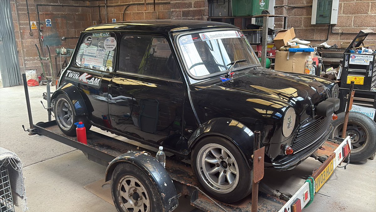 Taken away to be tortured on the rollers today and now it’s back. Needs a new set of front tyres but really happy with what we’ve seen. Maybe Wiscombe National on the cards. Will have to sort a set of Hoosiers for the front.