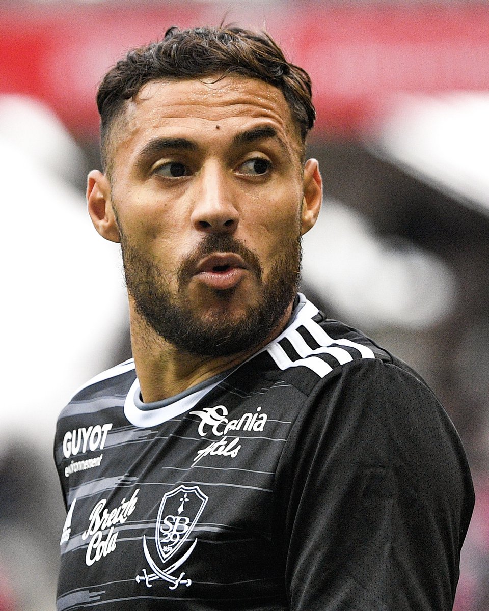 Ligue1's tweet photo. Baller 😮‍💨🇩🇿 https://t.co/lTDs5lKU6e