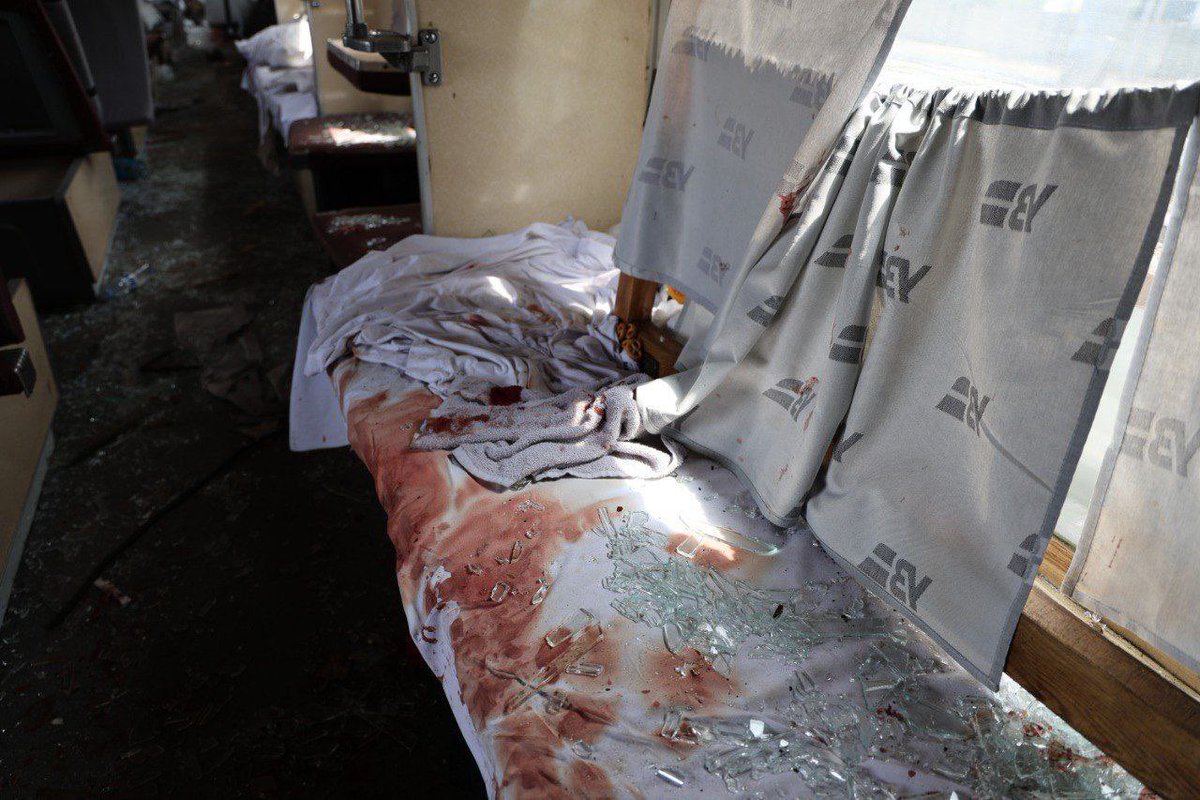 ANTS_NGO's tweet image. russian missile hit a civilian train between #Odesa and #Dnipro.
This is not a “strike on military infrastructure.” This is a war on civilians.
#StopRussia #StandWithUkraine