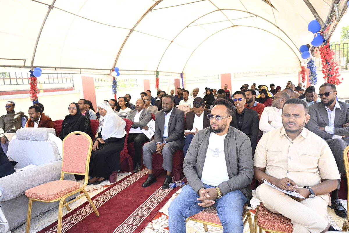 ILO Prospects (@iloprospects) on Twitter photo Just Launched: @ILO, in partnership with the Somali Regional State Innovation & Technology Bureau & with support from <a href="/NLinEthiopia/">NL Embassy Ethiopia</a>, unveiled a new Digital Innovation Hub!
🚀 This hub will offer co-working space, free internet & digital skills training
ilo.org/resource/news/… Just Launched: @ILO, in partnership with the Somali Regional State Innovation & Technology Bureau & with support from <a href="/NLinEthiopia/">NL Embassy Ethiopia</a>, unveiled a new Digital Innovation Hub!
🚀 This hub will offer co-working space, free internet & digital skills training
ilo.org/resource/news/…
