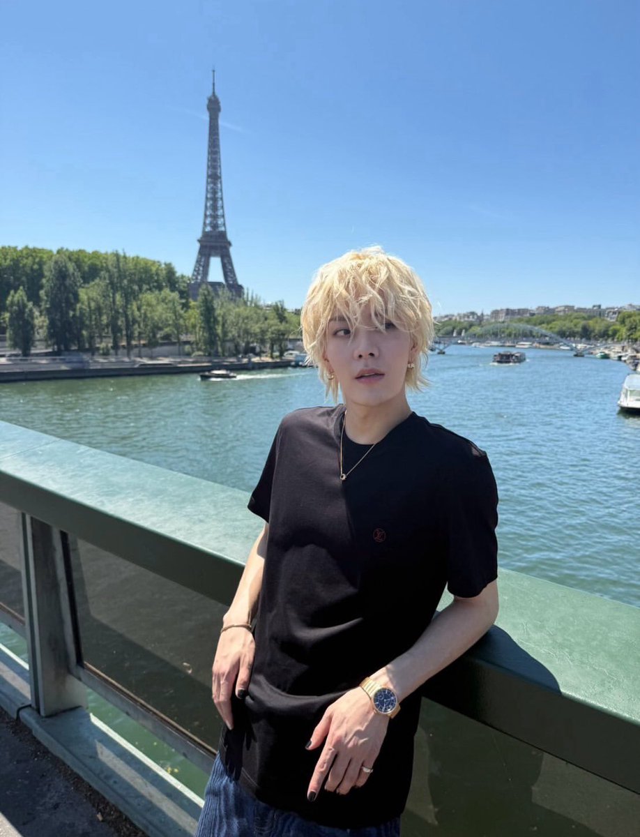 naakitty__'s tweet image. 금발 곱슬머리ㅠㅠ

#LVMenSS26 #LVMenSS26xYUTA 
#中本悠太 #YutaXLouisVuitton