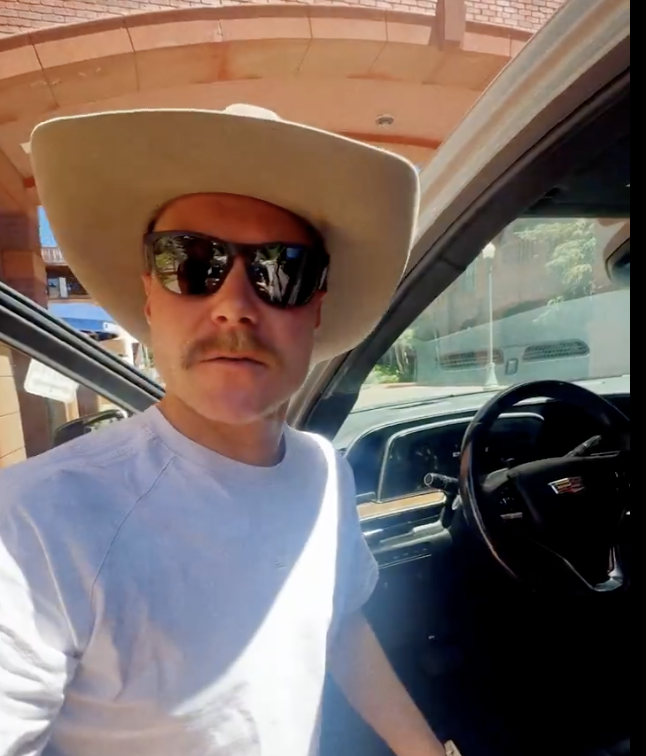 Bottas y Cadillac: el finlandés sacude el mercado de F1 para 2026 🔥🇫🇮

Cadillac debutará en 2026 y Bottas suena fuerte como su primer piloto 🏁. En Silverstone habrá reuniones clave 🤝 y dejó pista en redes: “Veo dos asientos… los dos parecen libres” 👀🚘

#f1 #formula1