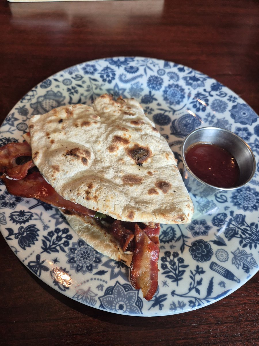 Supervision today was over brunch in Dishoom. I could definitely get used to that! Though that's 3/4 of my daily calories on one plate 🙈🐽