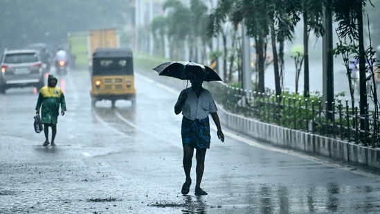 ఉపరితలఆవర్తనం ప్రభావంతో రేపు మన్యంజిల్లాలో పలుచోట్ల తేలికపాటి నుంచి మోస్తారు వర్షాలు, శ్రీకాకుళం,విజయనగరం,అల్లూరి,అనకాపల్లి,కాకినాడ,ఏలూరు, కృష్ణా,గుంటూరు,బాపట్ల,నెల్లూరు,అనంతపురం,సత్యసాయి, కడప,అన్నమయ్య,చిత్తూరు,తిరుపతి జిల్లాల్లో కొన్నిచోట్ల తేలికపాటి వర్షాలు కురిసే అవకాశం ఉంది.