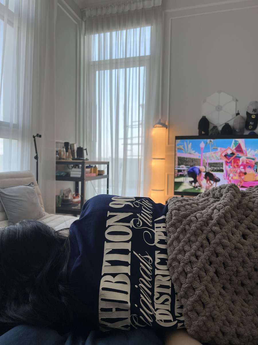unkkon's tweet image. Her shirt &amp;amp; our room