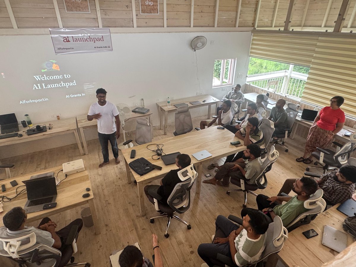 at_altspace's tweet image. #AltSpace&apos;s #AILaunchpad has kicked off and how! Some of the most brilliant minds in #AI in India, coming together to build apps and products with great impact potential. 

Welcome, everyone. Here&apos;s to a great residency! 
Let&apos;s Build. Ship. Launch!

@dprank @0xBosky @freemanindia