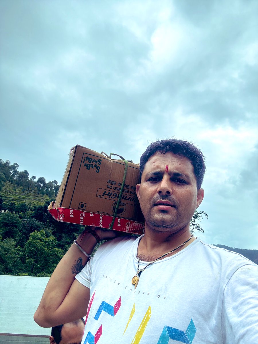 prakashbahuguna's tweet image. 🌿🌱 Fresh tomatoes from our polyhouse! Heading to the local market and to friends in Haldwani &amp;amp; Delhi.
New sweet delights from our Motherland @BegarPasdeve harvested with tons of effort by @BDCBageshwar &amp;amp; @JoshiMjoshi136
#FreshTomatoes #Haldwani #Delhi