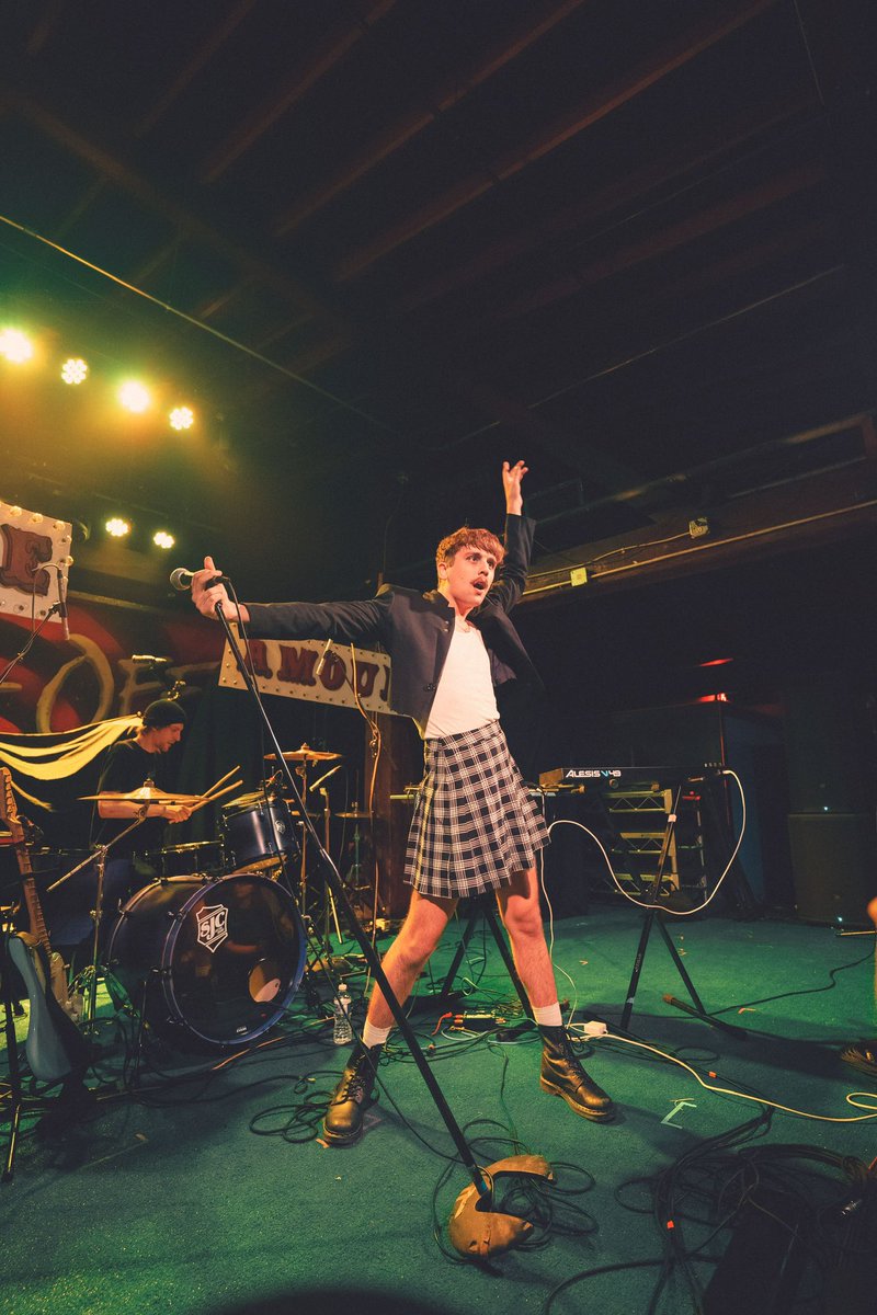 I AM OPENING FOR <a href="/subradioband/">Sub-Radio</a> THIS WEEKEND IN NEW YORK AND VERMONT. HERE’S MY SETLIST IF U WANNA SING ALONG. LOVE UUUUUU

 open.spotify.com/playlist/3xBMQ…