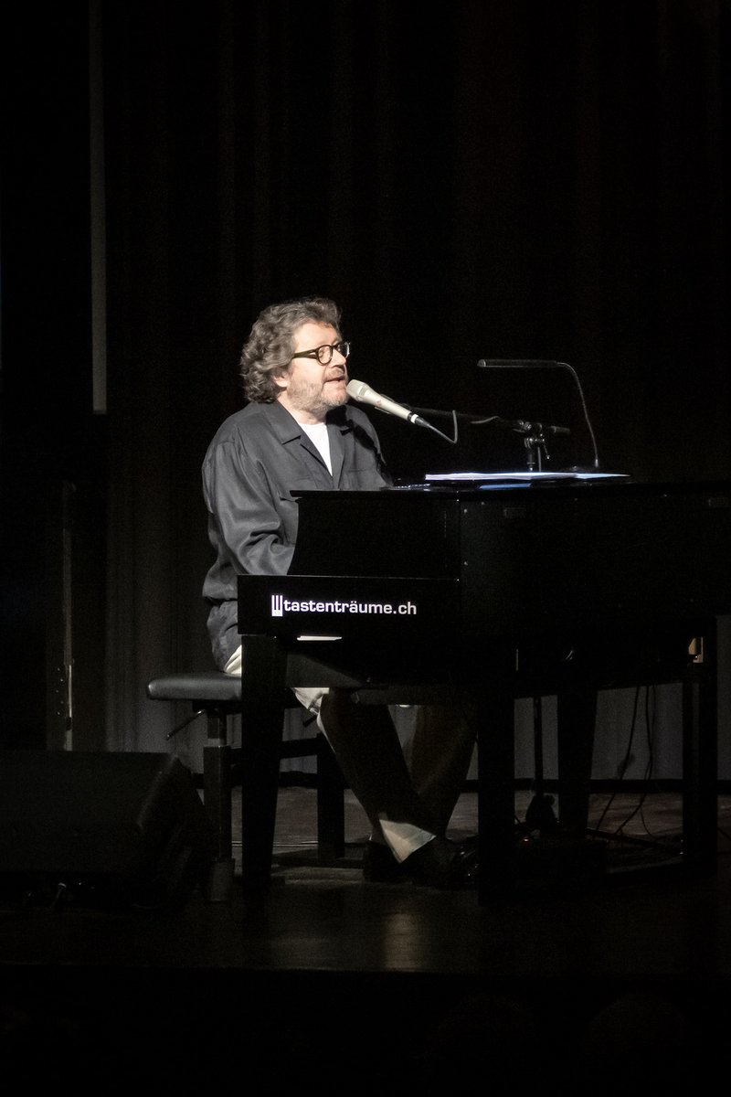 🇵🇱🎶 21 czerwca Ambasada RP w Bernie miała zaszczyt uczestniczyć w wyjątkowym koncercie Grzegorza Turnaua w kinie Odeon w Brugg.

To była niezapomniana wieczorna uczta muzyczna, pełna pięknych melodii i polskiej kultury, która zjednoczyła licznych miłośników muzyki.