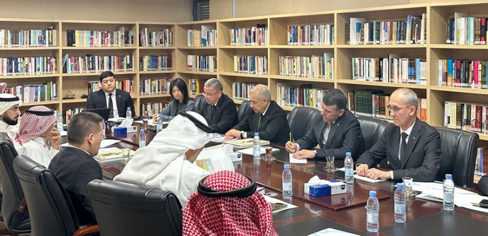 مركز البحوث يحتفي بكتاب رئيس تركمانستان:  

BETH – الرياض | الثلاثاء 24 يونيو 2025م

نظّم مركز البحوث والتواصل المعرفي في الرياض لقاءً علميًا احتفى خلاله بكتاب "مخدوم قولي"، من تأليف فخامة رئيس جمهورية تركمانستان السيد سردار بردي محمدوف، بحضور نخبة من… bethpress.com/News/Details/O…