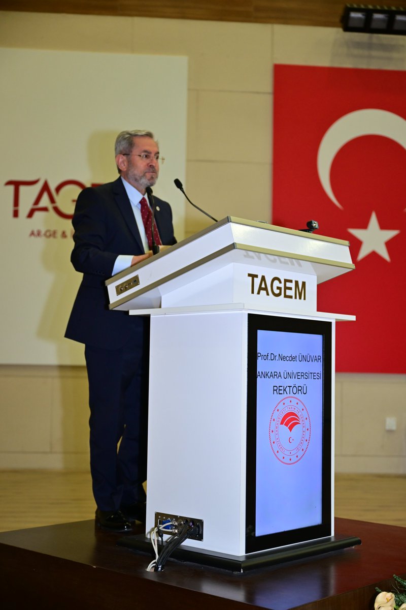 tagemgovtr's tweet photo. 3. Uluslararası ve 16. Ulusal Tarımsal Yapılar ve Sulama Kongresi (ICASI-2025) başladı. 

TAGEM ile Ankara Üniversitesi ev sahipliğinde düzenlenen 3. Uluslararası ve 16. Ulusal Tarımsal Yapılar ve Sulama Kongresi (ICASI-2025), 24–27 Haziran 2025 tarihleri arasında gerçekleştiriliyor.

Kongrenin açılış programı, 24 Haziran 2025 Salı günü TAGEM Konferans Salonu’nda gerçekleştirildi. Program, Ankara Üniversitesi Devlet Konservatuvarı Öğretim Üyeleri Prof. Dr. Güler DEMİROVA GYÖRFFY ve Prof. Dr. Demet GÜRHAN’ın piyano eşliğinde İstiklal Marşı’nın canlı performansı ile başladı.

Açılış törenine; Ankara Üniversitesi Rektörü Prof. Dr. Necdet ÜNÜVAR, TAGEM Genel Müdürü Dr. Mustafa Altuğ ATALAY, Ankara Üniversitesi Ziraat Fakültesi Dekanı Prof. Dr. Hasan Hüseyin ATAR, Sulama Derneği Başkan Yardımcısı Ahmet Mekin TÜZÜN ile Kongre Başkanı ve Ankara Üniversitesi Ziraat Fakültesi Tarımsal Yapılar ve Sulama Bölümü Öğretim Üyesi Prof. Dr. Yusuf Ersoy YILDIRIM katılım sağlayarak açılış konuşmalarını gerçekleştirdi. 

Açılış konuşmalarının ardından, Amerika Birleşik Devletleri Purdue Üniversitesi Dijital Tarım Akademisi e-öğrenme Müdürü Dr. Bruce ERİCSON tarafından “Dijital Tarımın Küresel Çapta Benimsenmesi: Trendler ve Gelişen Teknolojiler” başlıklı sunum gerçekleştirildi. Toplu aile fotoğrafı çekiminin ardından kongre faaliyetleri Türkiye Milli Botanik Bahçesi Müdürlüğü’nde sürdürüldü.

Dört gün sürecek kongrede;
•“İklim Değişikliği Etki Değerlendirmesi,
•Uyum ve Azaltım İçin Bitki Simülasyon Modelleri,
•Sulama Yönetiminde Dijital Teknolojiler,
•Sulu Tarımda AgroPV Kullanımı” gibi konuların ele alınacağı dört ayrı yan etkinlik düzenlenecek ve
yan etkinlik çerçevesinde hazırlanan 150 sözlü bildiri sunulacak.

Kongrenin ülkemiz tarımı açısından verimli sonuçlar doğurması temennisiyle, başta Ankara Üniversitesi Ziraat Fakültesi olmak üzere tüm paydaşlara teşekkür ediyoruz.

@TCTarim @tagemgovtr @AnkaraUni @AUZF @necdetunuvar @maatalay