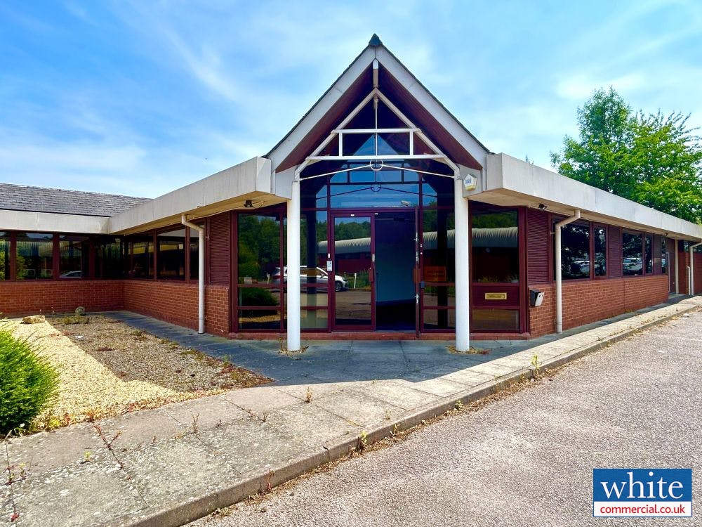 Now Available: Former Innoval Technology Building - 8,968 sq ft of Laboratory/Hi-Tech/Office Premises available for lease 
#Banbury #ToLet #Office #Other #WhiteCommercial whitecommercial.search-prop.com/properties/304…