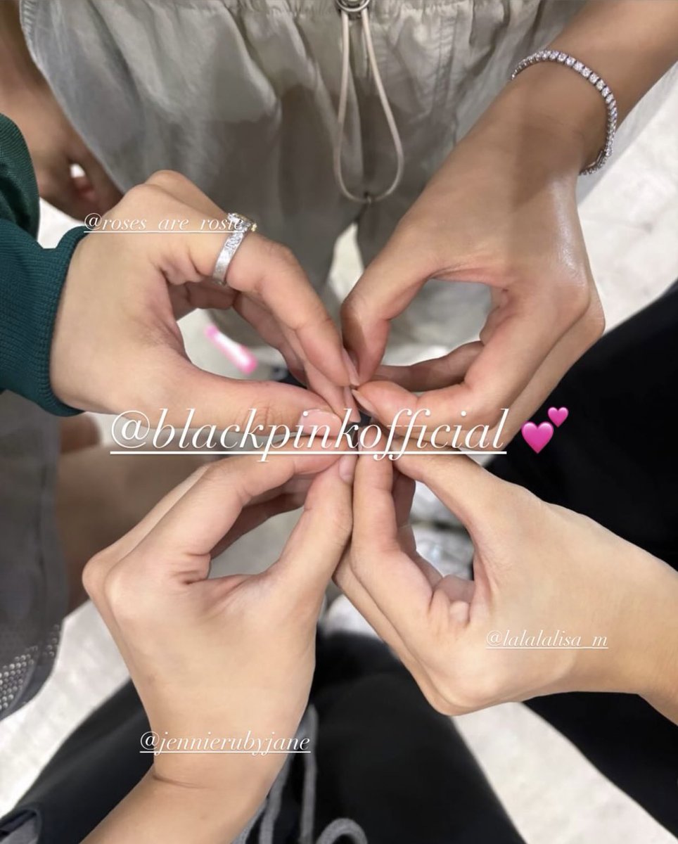 jisoomars's tweet image. #damagecontrol #notmoved