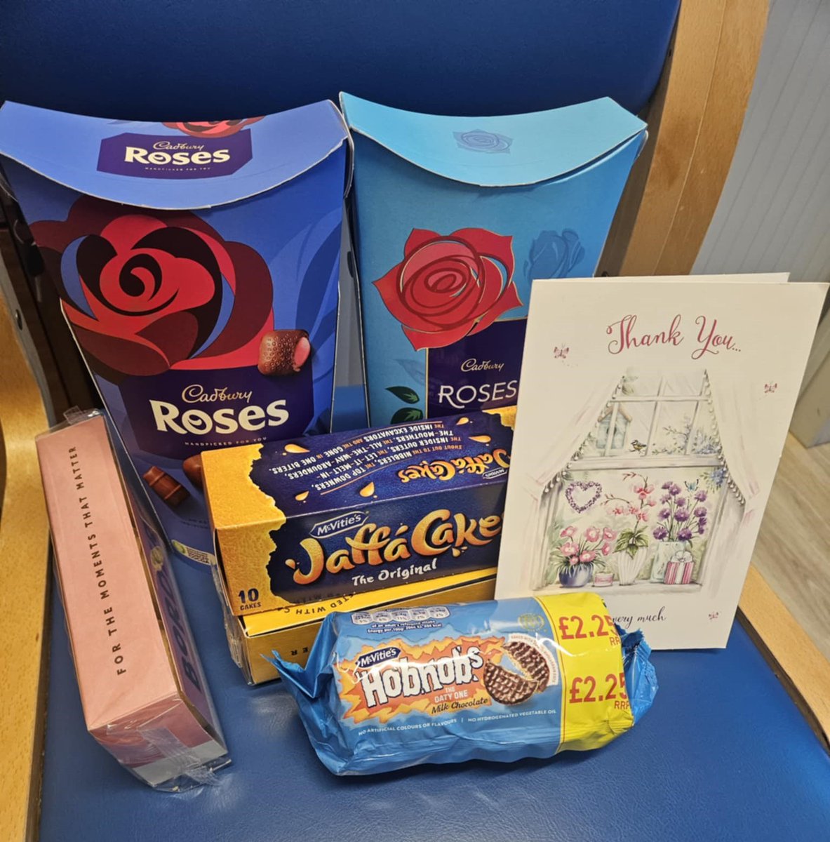 Take a look at these lovely gift Ward 21 at Wirral NHS Hospitals - Arrowe Park &amp; Clatterbridge received for their hard work and dedication to patient care!
Well done to all members of staff of Ward 21!
#patientfeedback #patientexperience #patientcare #NHS