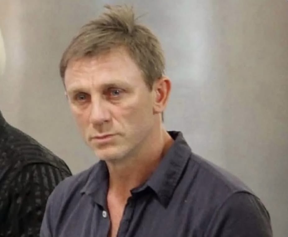 Quando vc passa a tarde toda em um evento e o coffee break é pão de queijo seco e suco amarelado que ninguém sabe de que fruta veio