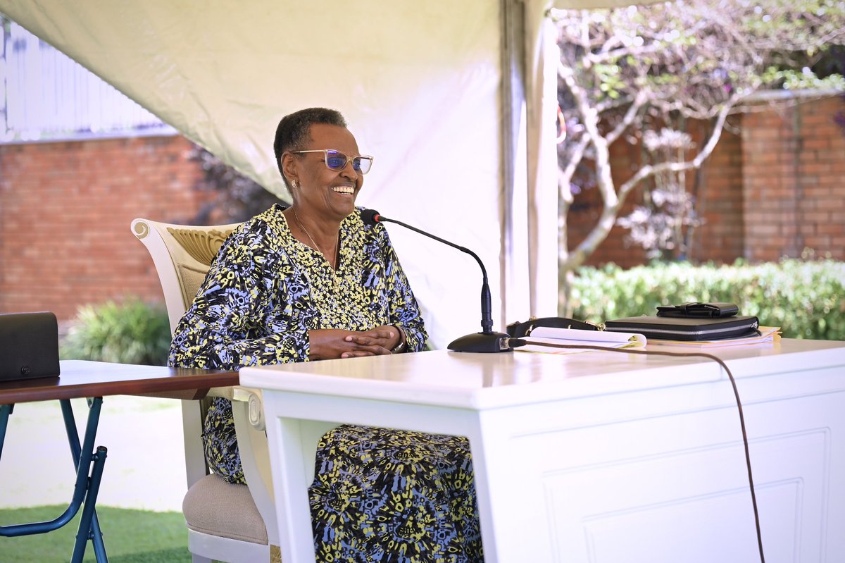 C M Y CM MY CY CMY K, image size:1200x799