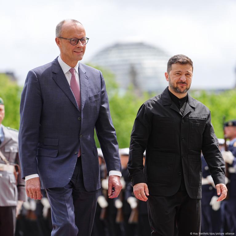SPRAVDI — Stratcom Centre (@stratcomcentre) on Twitter photo Stronger than ever.
The German government has approved its draft budget, with allocation of €8.3 billion in military aid to Ukraine for this year.
<a href="/KanzlerScholz/">Bundeskanzler a.D. Olaf Scholz</a> Stronger than ever.
The German government has approved its draft budget, with allocation of €8.3 billion in military aid to Ukraine for this year.
<a href="/KanzlerScholz/">Bundeskanzler a.D. Olaf Scholz</a>