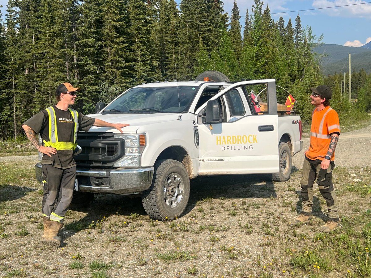 The hard working Hardrock Drilling crew is on site to kick off the 2025 drill program at the Cassiar Gold property! The drill is turning at the Taurus Deposit!⛏️

$GLDC.V $CGLCF