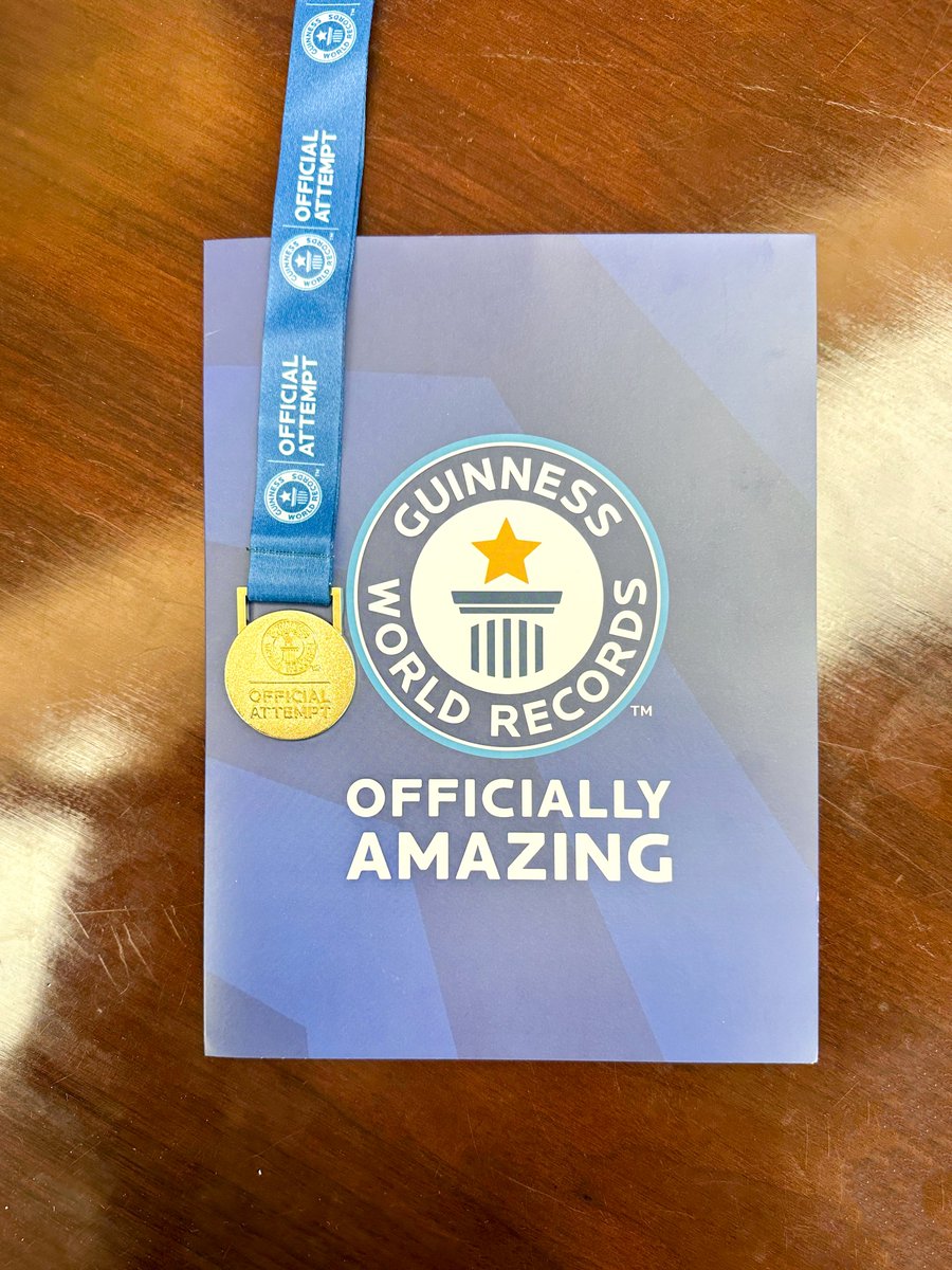 Chief Minister Devendra Fadnavis meets Priti Alpesh Shah today at Mantralaya, Mumbai, and congratulated her on participating in the TCS London Marathon and contributing to setting a Guinness World Record for the highest number of finishers