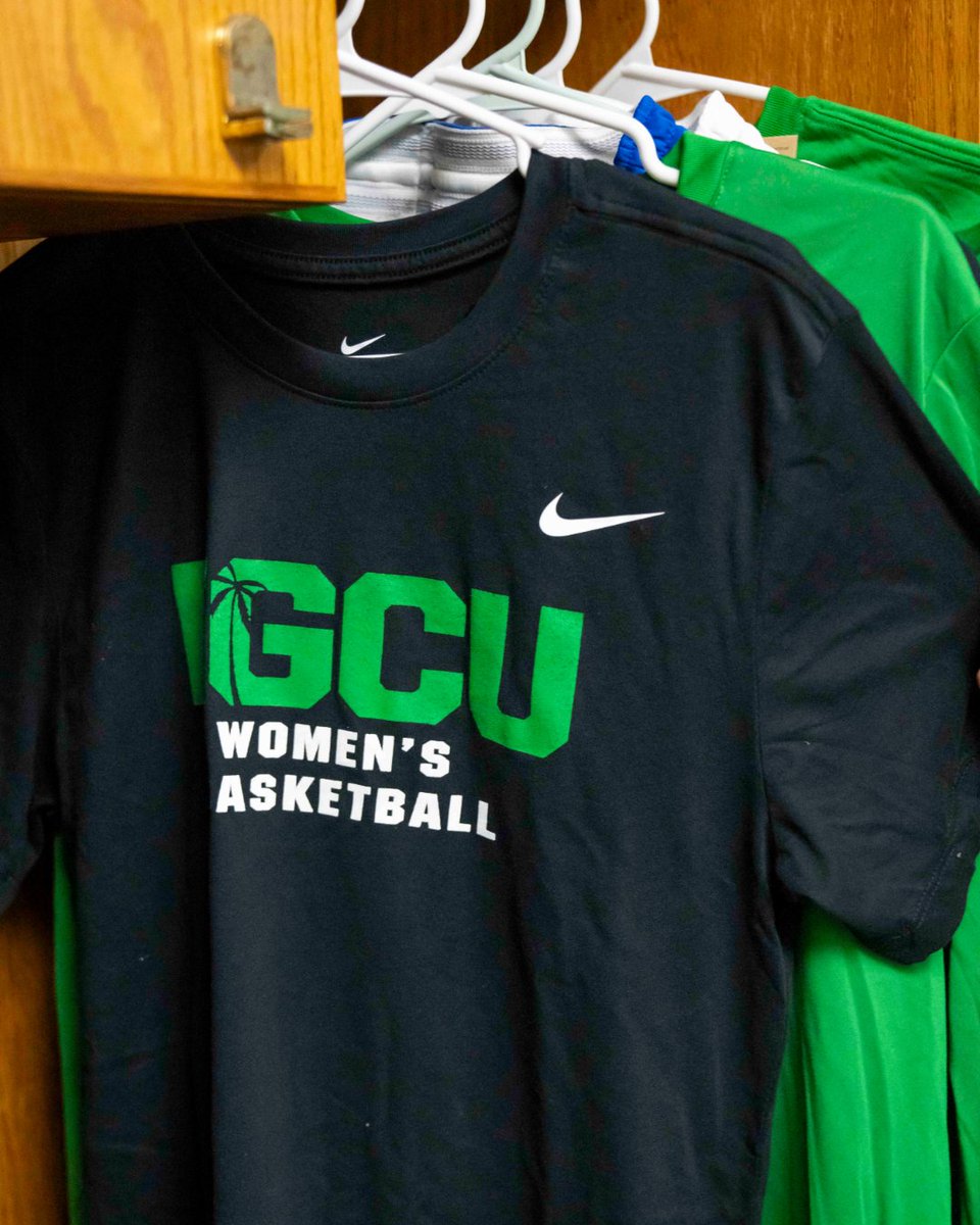 FGCU_WBB's tweet image. New year, new drip🔥

#Raining3s