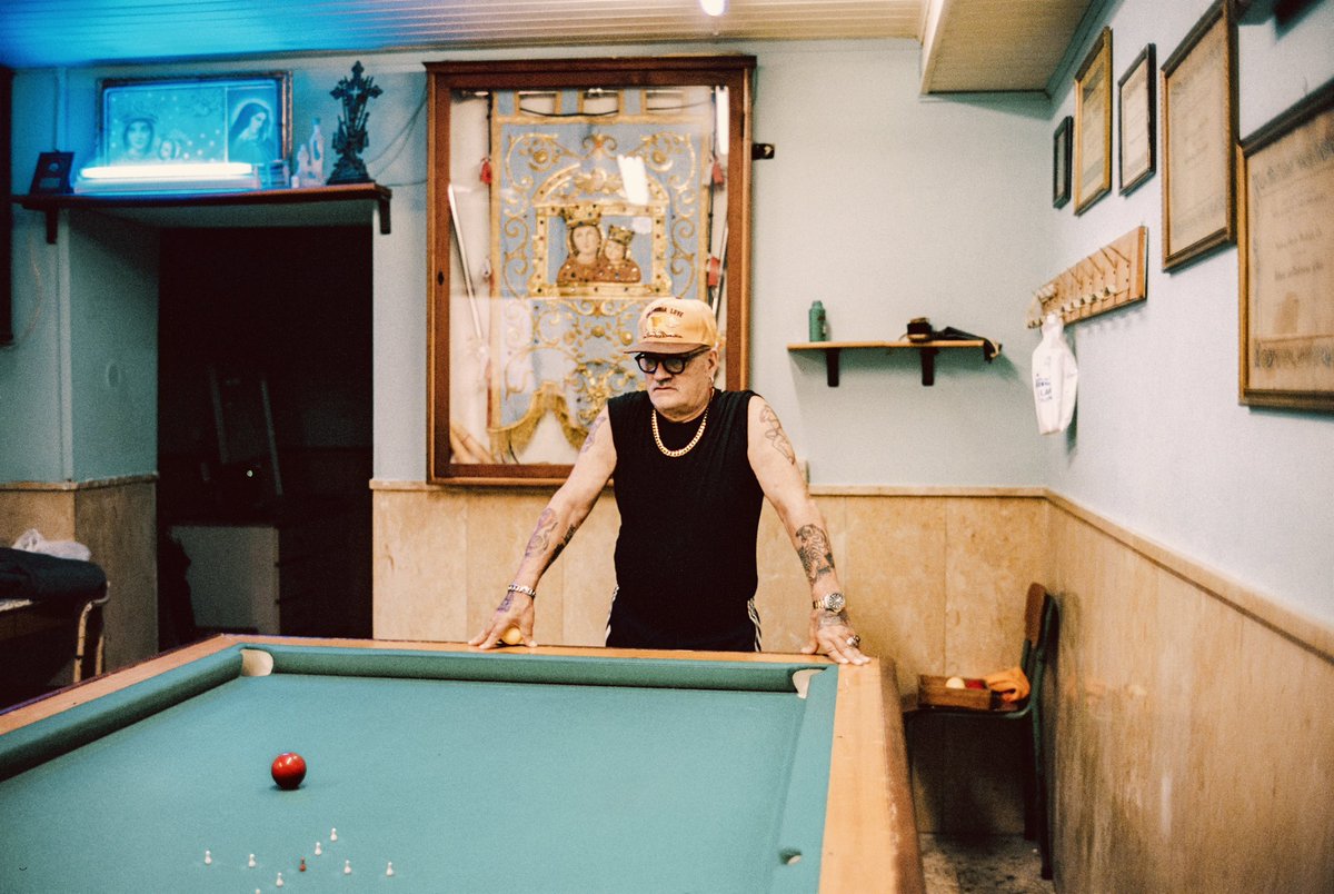 Napoli on 35mm film 🎞️

Goriziana - a room where light falls slower, and time forgets itself. A click. A pause. The sound of a game older than any of us.